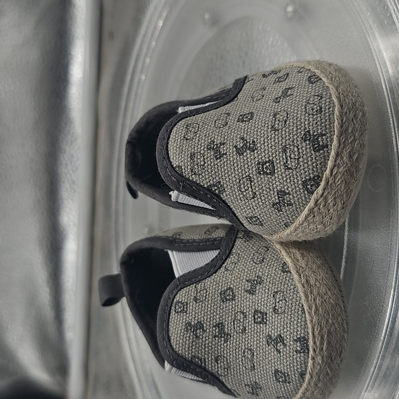 C 3-6 Months Canvas Slip On Shoes In Gray And Tan Animals Cute Adorbs - Picture 2 of 9